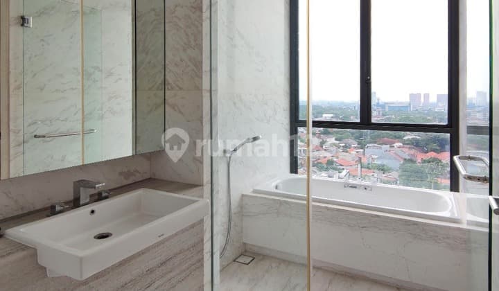 Apartemen Izzara TB Simatupang - 3+1BR, Private Lift