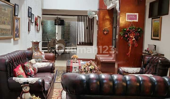 Rumah Bagus Unfurnished HGB Menteng, Jakarta Pusat