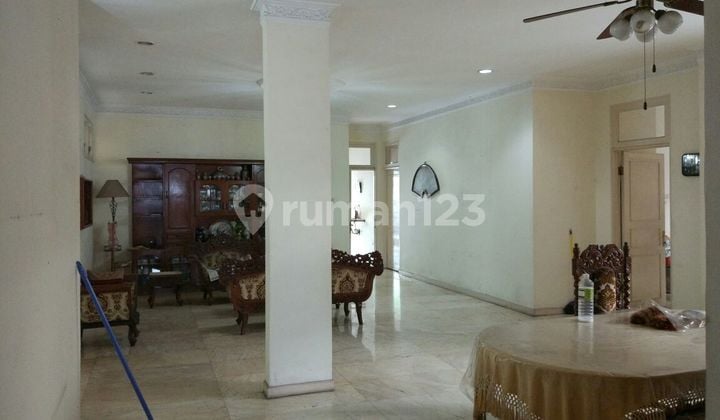 DIJUAL RUMAH BANGUNAN LAMA AREA TENANG MENTENG