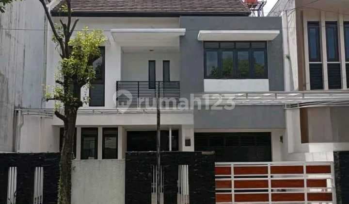 Selling a Nice Fully Renovated House in Batununggal Complex