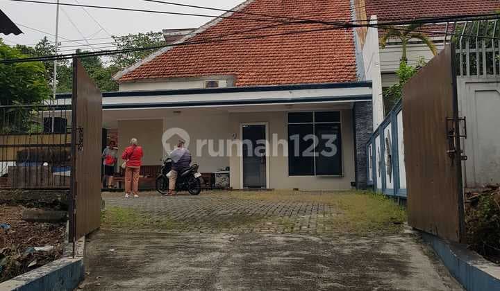 J Sewa / Jual Rumah Di Gajahmungkur Cocok Buat Cafe & Klinik Kecantikan