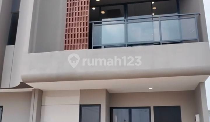 Rumah Mewah 3 Lantai Harga Terjangkau Di Firststone