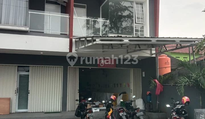 For Sale: Ready-to-Occupy 2½-Story Shophouse in Ciledug Tangerang, Freehold Title (SHM)