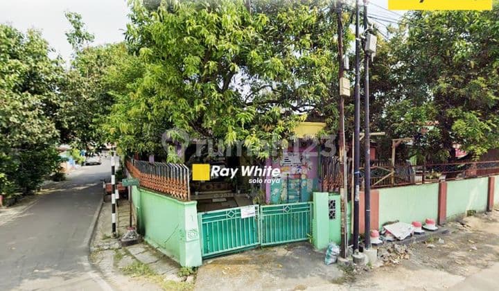 Dijual Tanah Hook 300m² di Kartasura, Bonus Rumah Kost