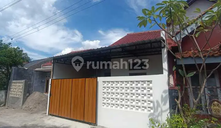 Dijual Rumah Baru Minimalis Harga Terjangkau di Nusukan Banjarsari Solo bisa KPR