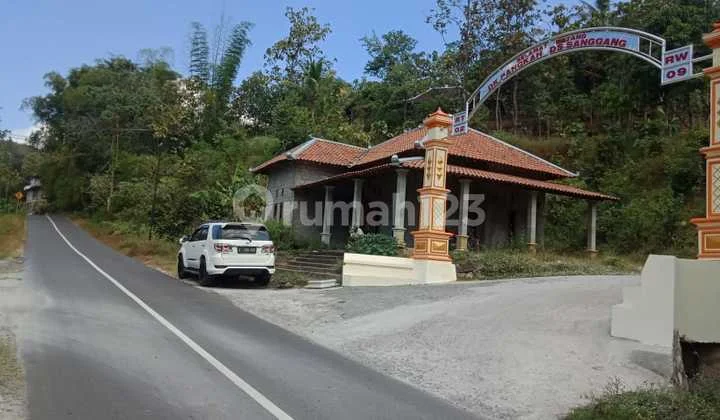 Tanah di jalur Sanggang Watukelir Bulu Sukoharjo