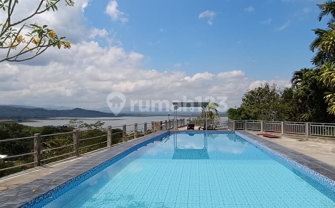 Hotel di Kawasan Wisata Waduk Gajahmungkur, Wonogiri, 24 Kamar, Full Perabot