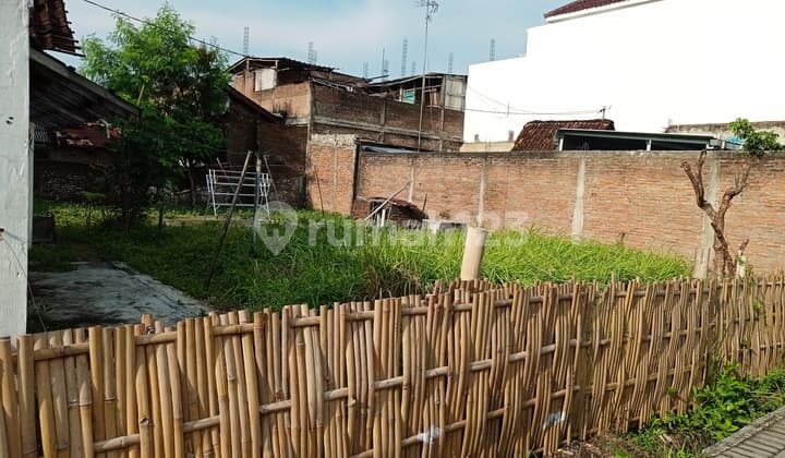 Tanah di Semanggi Pasar Kliwon, Solo SHM 268 m² Siap Bangun Masuk Gang Sedilkit