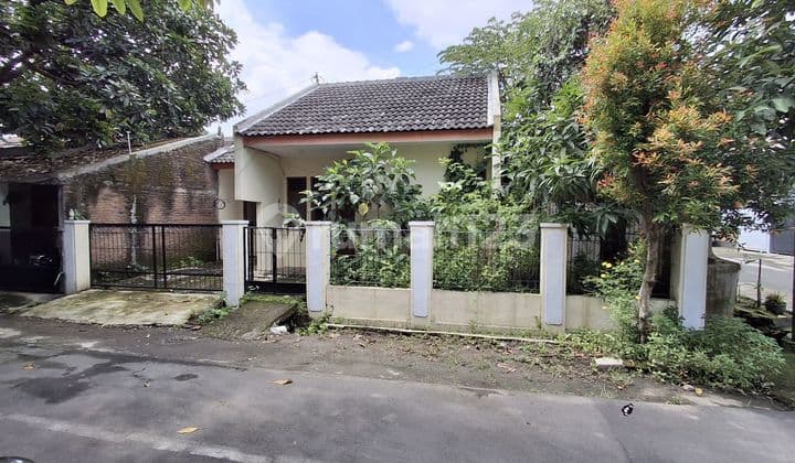 Rumah SHM di Perum Klodran Indah Dekat Pintu Tol di Klodran