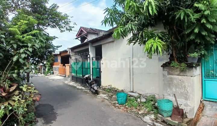 Rumah Unfurnished Bagus Jebres, Surakarta
