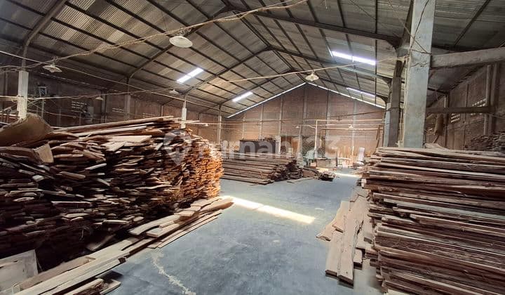 Gudang SHM 3272 m Bagus siap Pakai Akses Jalan Container