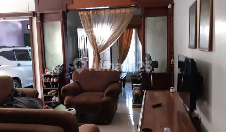 Rumah Bagus SHM Unfurnished Pasar Kliwon, Solo
