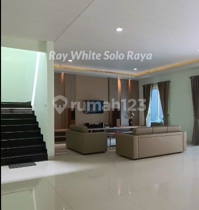 Jual Villa Mewah Tawangmangu