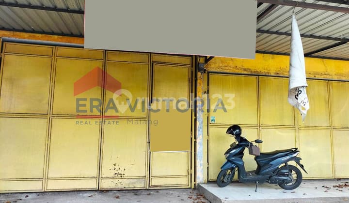 For Sale: Zero Lot Commercial Building on Pasuruan Main Road Near Wonorejo Market, Mayora