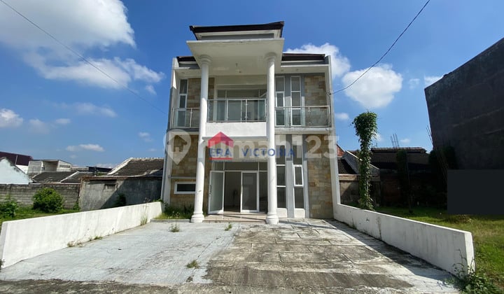 Miliki Rumah Mewah di Bella Mansion Kediri - Siap Huni & Lokasi Terbaik!