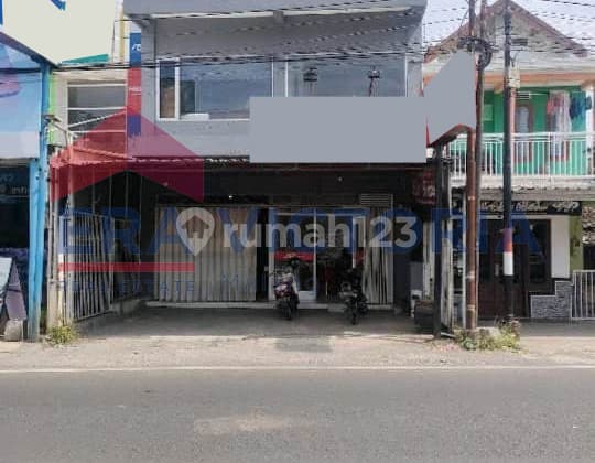 Strategic Shophouse on Pakis Main Road, Suitable for Culinary and Business.