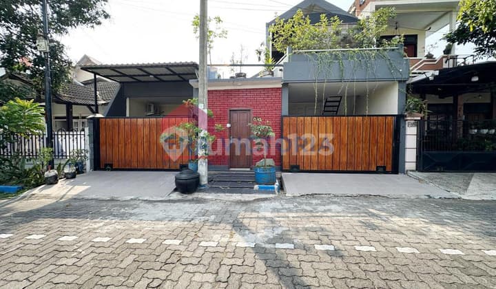 Rumah Dengan Layout Sangat Baik Lokasi Tenang Dekat Plaza Araya