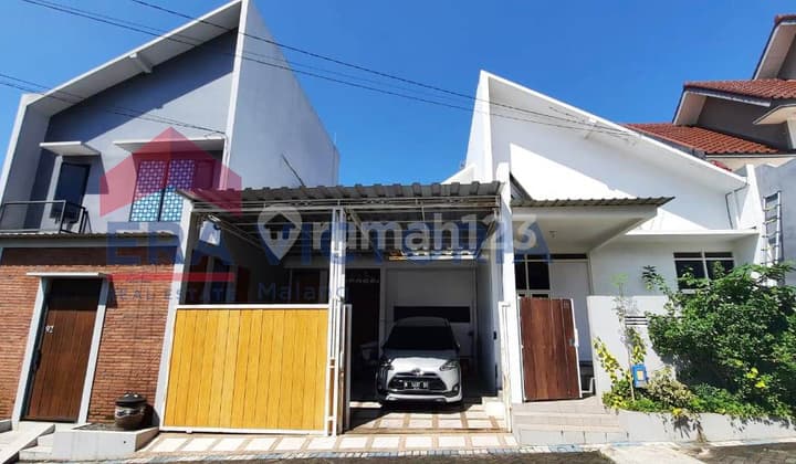 House For Sale 3 Minutes to Malang City Toll Exit Easy Access Near Culinary Center