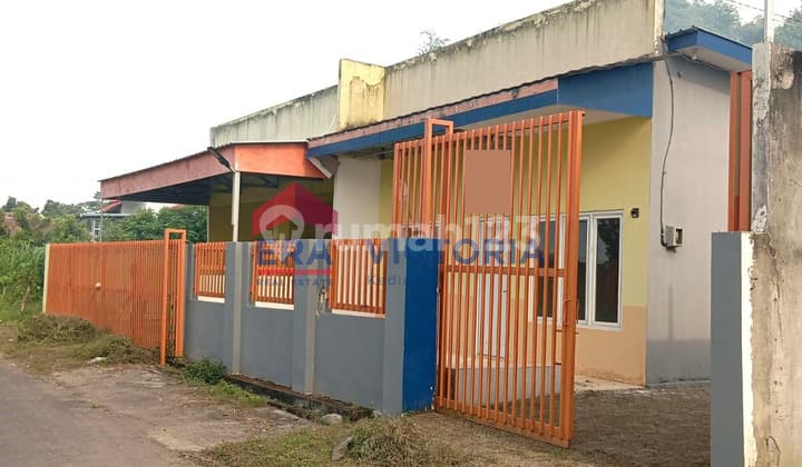 Jual Cepat Rumah dan Toko Strategis Di Sambirejo Pare Kediri, Full Pagar Keliling, Bonus CCTV & Carport Luas