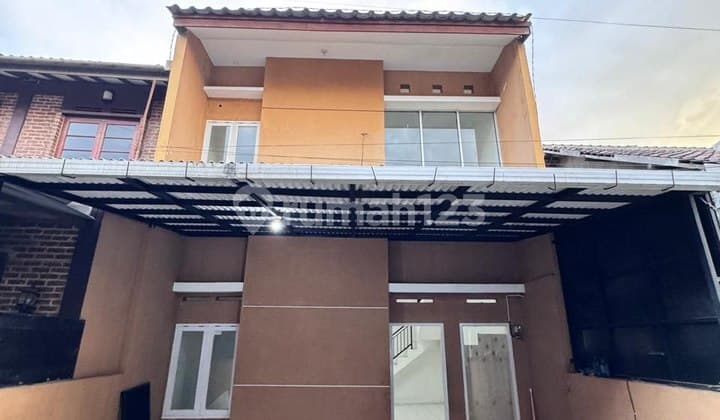 For Sale House in a Comfortable Area