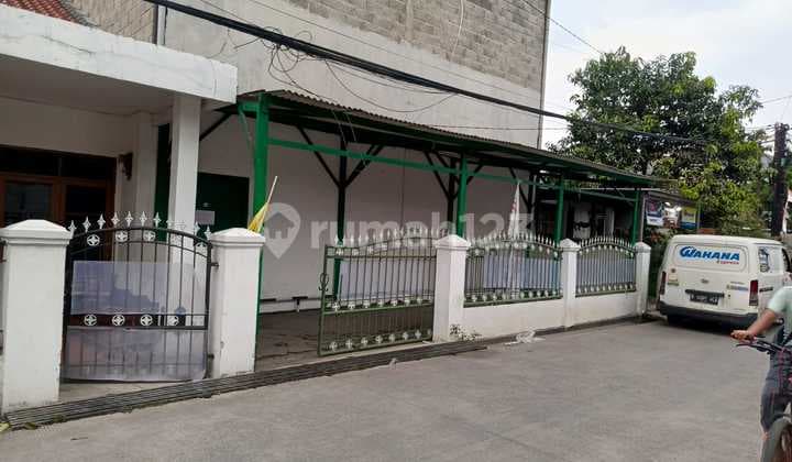 Dijual Rumah dan Gor Bulu Tangkis di Arcamanik Jarang Ada