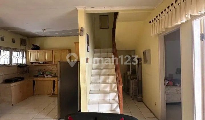 Rumah 2 Lantai di Bandung Utara, Bandung.