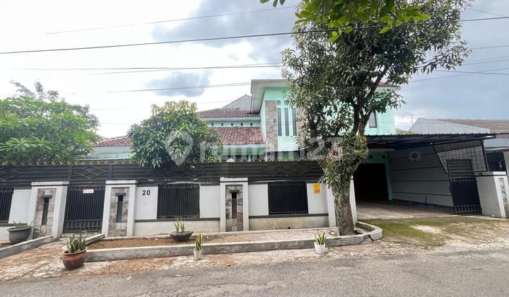 Dijual Rumah Strategis dan Terawat di Turangga