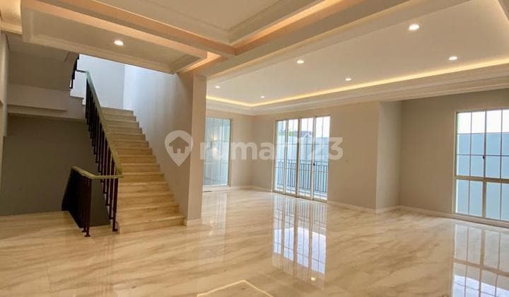 Dijual Rumah Mewah Posisi Hook Dengan Lift Di South Grove Cilandak Siap Huni