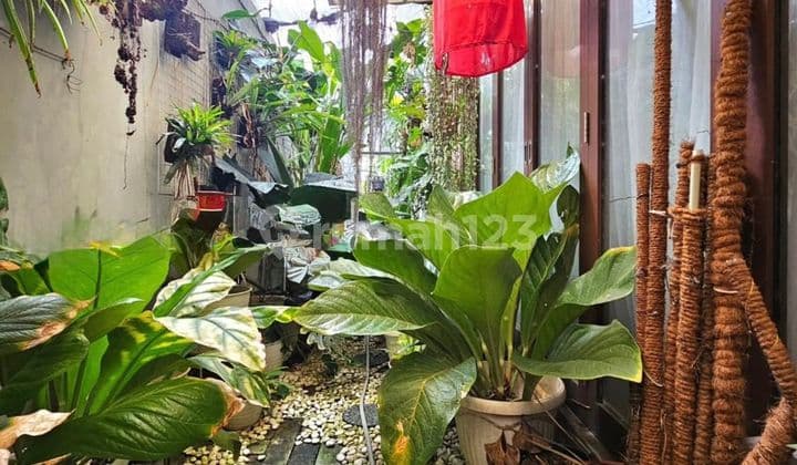 For Sale Quickly Beautiful Neat Well-Maintained Ready to Occupy House in Bintaro Jaya Sector 9