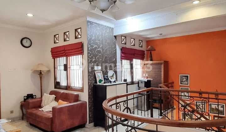 Dijual Rumah Cantik Luas 2 Lantai di Bintaro Jaya Sektor 9
