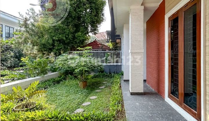 Dijual Rumah Cantik Mewah 2 Lantai di Kebayoran Bintaro Dekat Jakarta Selatan