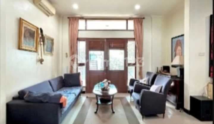 Dijual Cepat Rumah Cantik Luas dengan Pool di Area Bintar Jaya Sektor 9