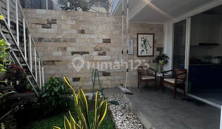 Dijual Rumah Cantik 2 Lantai Siap Huni di Komplek Cireundeu Lebak Bulus