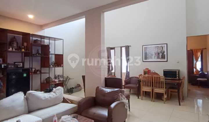 Dijual Rumah Cantik Dalam Komplek Sektor 2 Dekat Jakarta Selatan