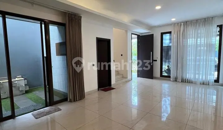 BEAUTIFUL HOUSE IN MOZIA BSD CITY 2 STORIES SEMI-FURNISHED READY TO OCCUPY