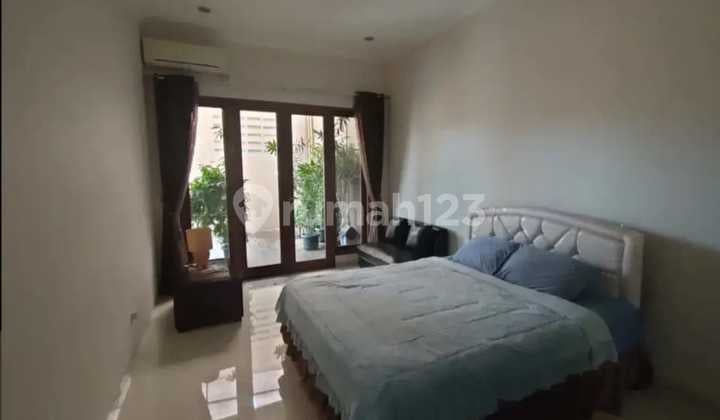 RUMAH CAKEP RAPIH DI THE GREEN BSD 2 LANTAI SIAP HUNI ADA AC 5