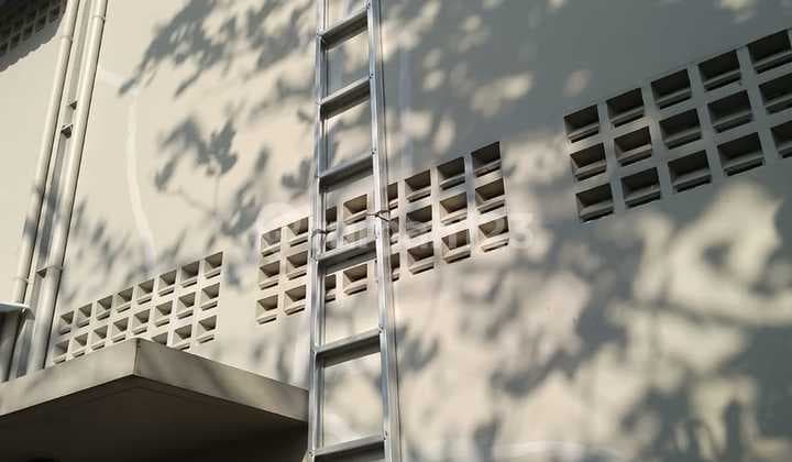 Warehouse Taman Tekno BSD Ready-to-Use Building Strategic Location