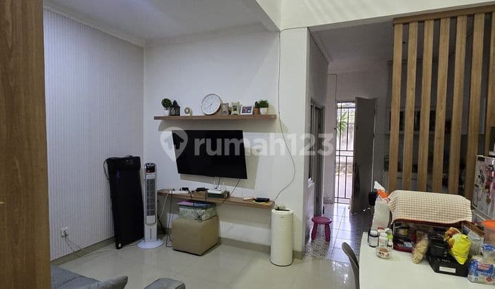 Rumah Cakep Semi Furnish Cakep Banget 1,5 Lantai Siap Huni