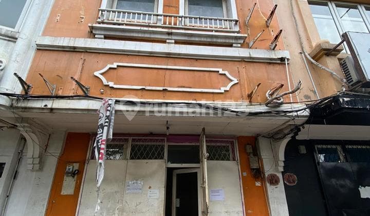 Barcelona BSD Shop House Facing Main Road
