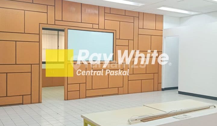 Ruko / Ruang Usaha di Mainroad Ir> H Juanda Bandung