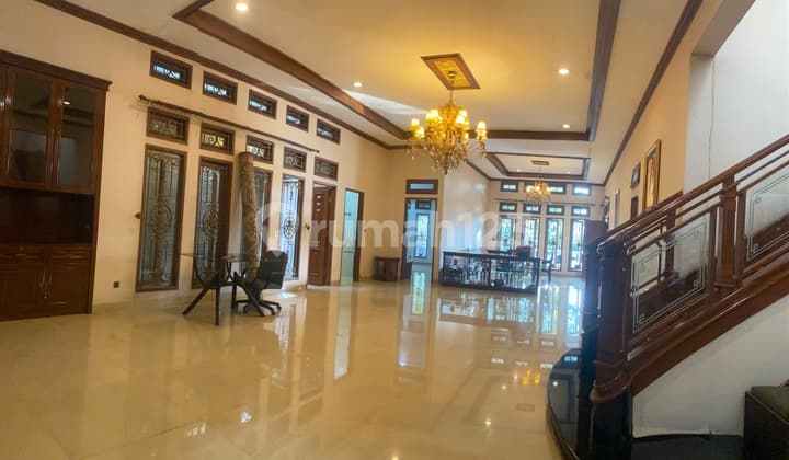 Di Jual Rumah Mewah Siap Huni Di Mainroad Cipaganti