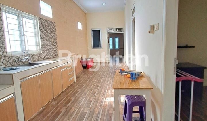 RUMAH PADEMANGAN 4LT ROW JALAN 2 MOBIL JAKARTA UTARA