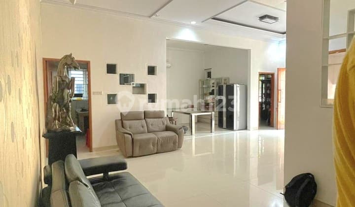 Semi-Furnished House 11x12, Strategic Location, Two-Car Road Frontage in Sunter.