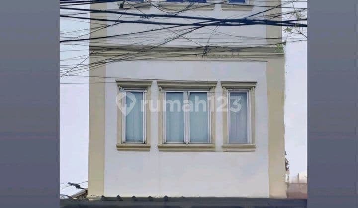 3-Story Ruko Building Ready for Occupancy and Business with SHM in Sawah Besar