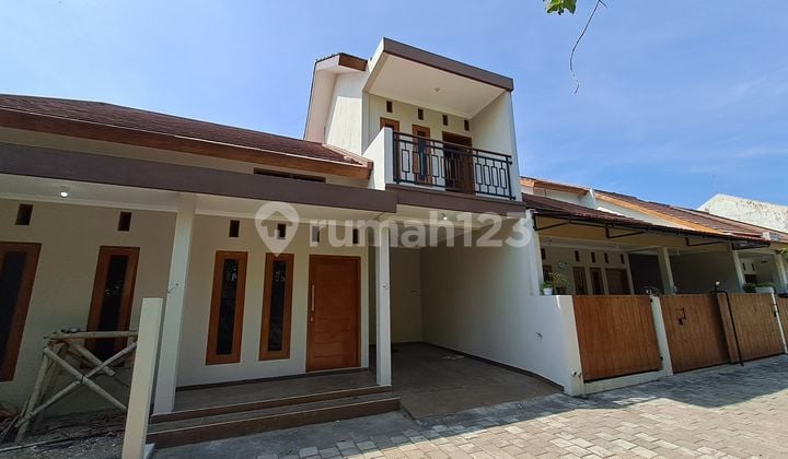 Rumah 2 Lantai Dekat Jalan Parangtritis KM 5