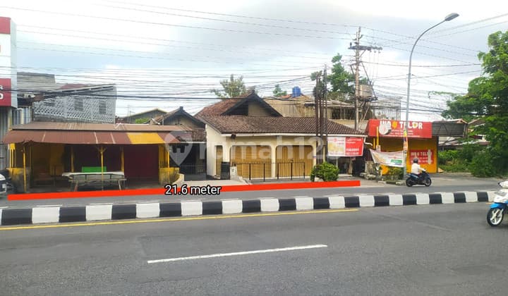 Land with Building Bonus Suitable for Business Near Jombor Terminal, Mlati, Sleman