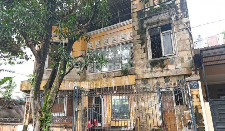 Rumah Tua di Perum Bintaro Jaya Sek 2 Tangerang Selatan