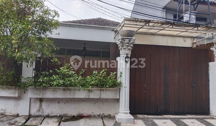 Rumah Hoek Di Jl Batu Zamrud Kayu Putih Jakarta Timur