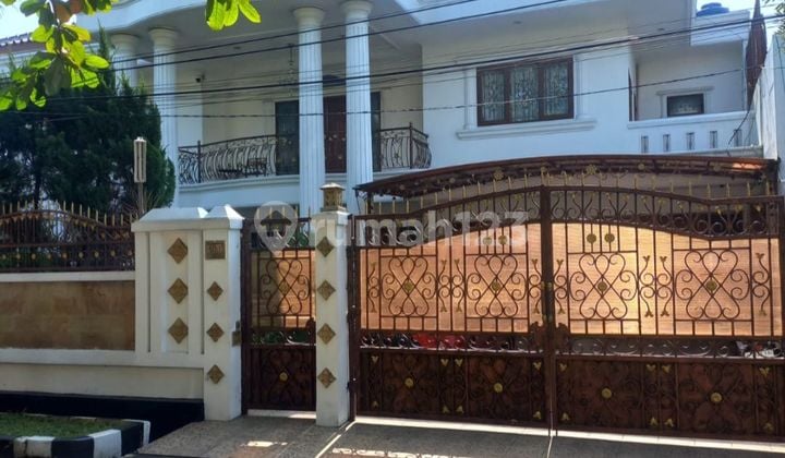 Rumah 2 Lantai Mewah Terletak Di Jln Delima Blok A.peeum Megapolitan Estate Depok Cinere.jabar