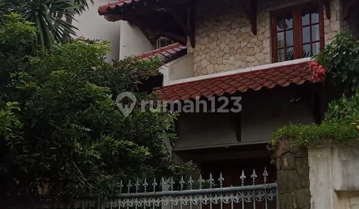 Rumah Asri 2lt Di Jl Dahlia Lestari Lebak Bulus Cilandak Jaksel